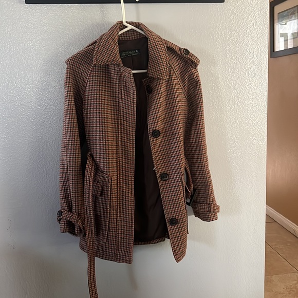 Zara small coat - Picture 3 of 3